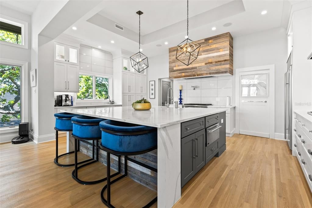 待售: $5,950,000 (5 贝兹, 5 浴室, 6060 平方英尺)