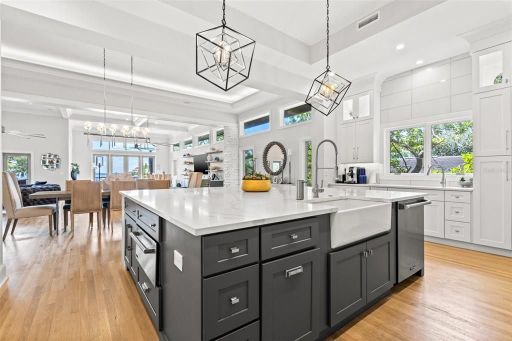 待售: $5,950,000 (5 贝兹, 5 浴室, 6060 平方英尺)