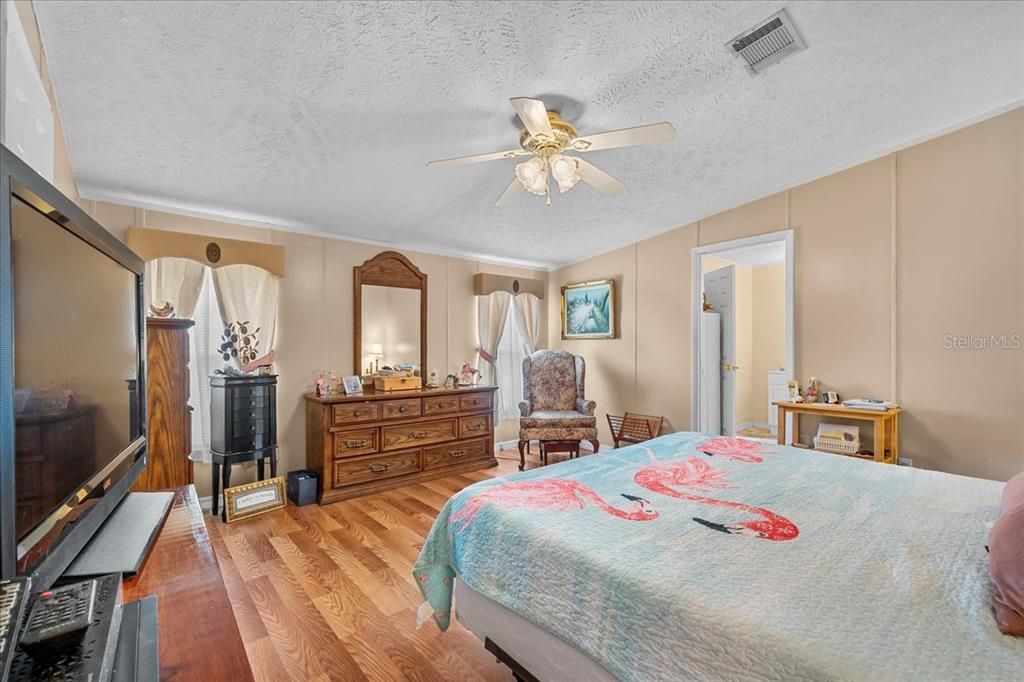 For Sale: $269,900 (3 beds, 2 baths, 2108 Square Feet)