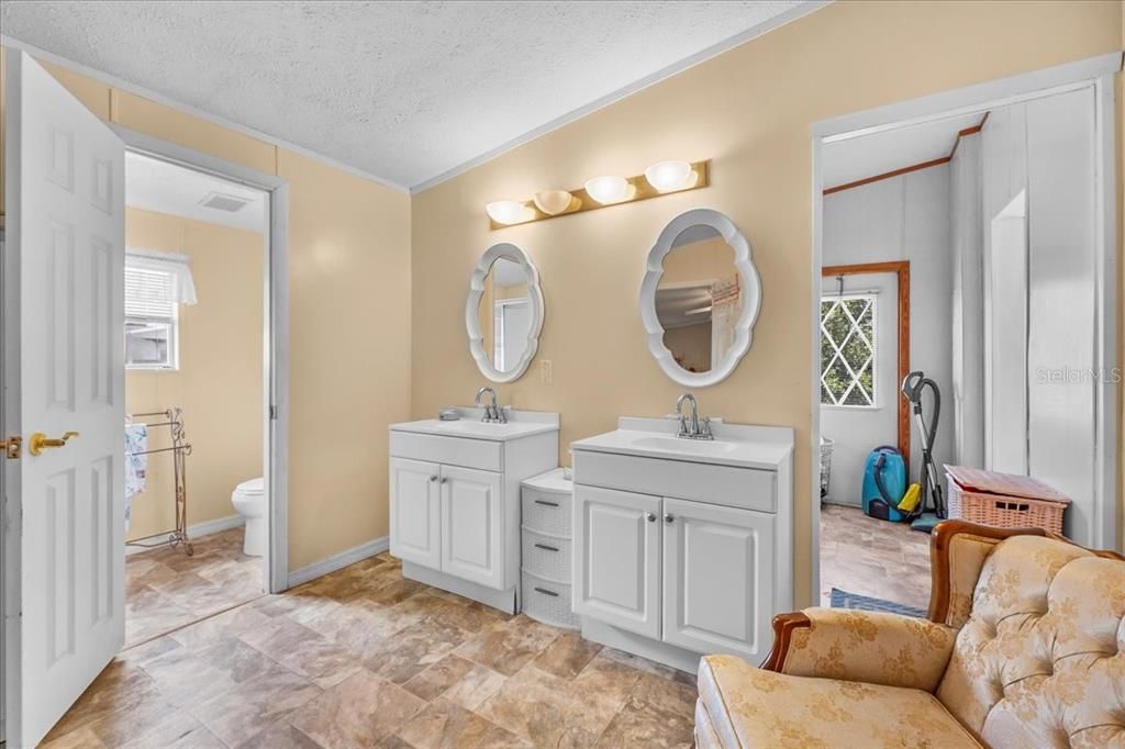 For Sale: $269,900 (3 beds, 2 baths, 2108 Square Feet)