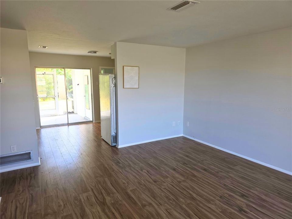 For Sale: $410,000 (4 beds, 0 baths, 1566 Square Feet)