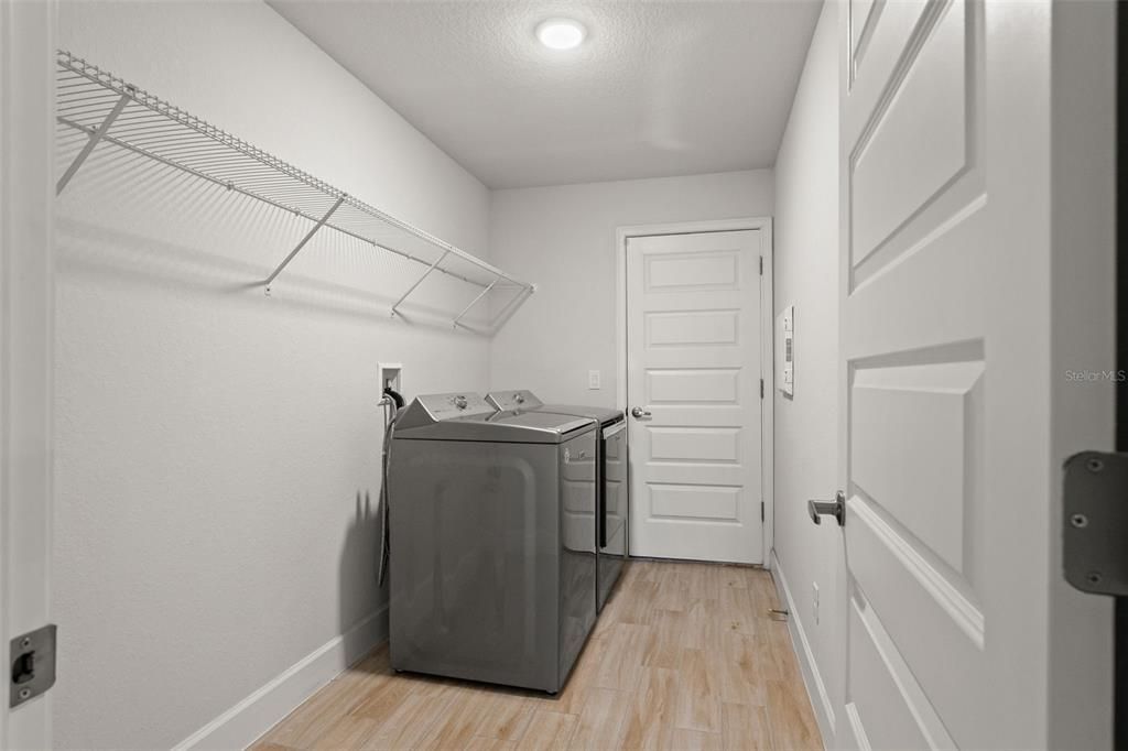 Active With Contract: $364,900 (4 beds, 2 baths, 2169 Square Feet)