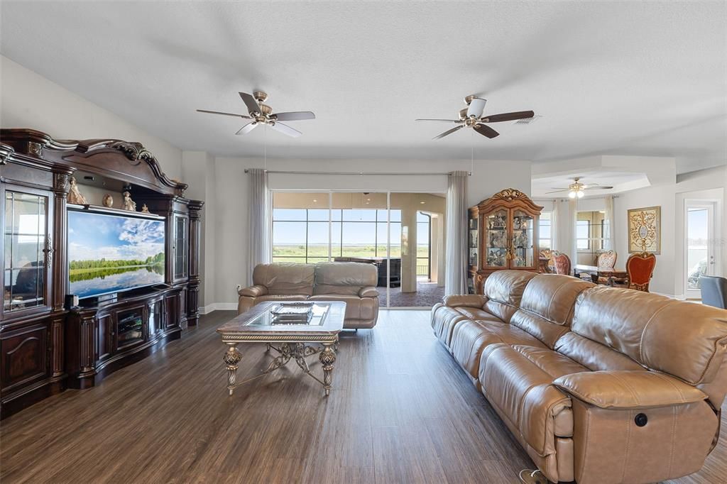 En Venta: $1,175,000 (5 camas, 5 baños, 5412 Pies cuadrados)