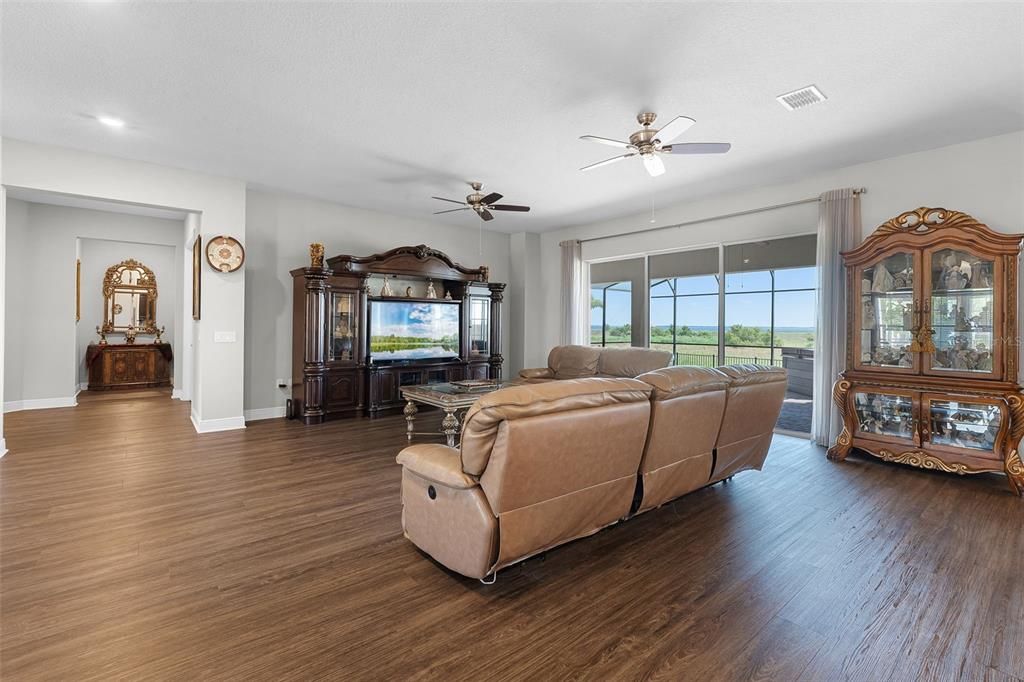 En Venta: $1,175,000 (5 camas, 5 baños, 5412 Pies cuadrados)