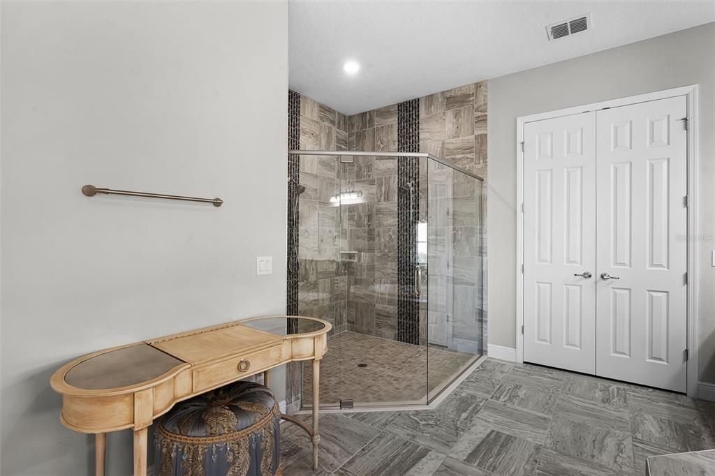 En Venta: $1,175,000 (5 camas, 5 baños, 5412 Pies cuadrados)