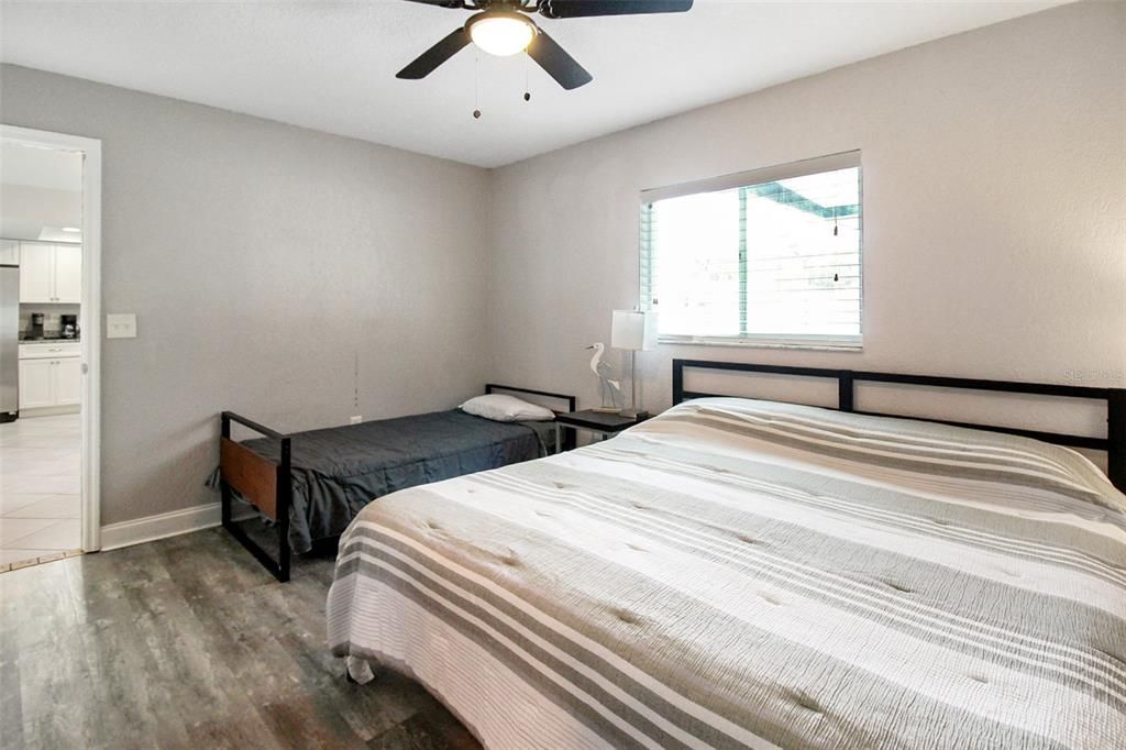 出租: $7,000 (3 贝兹, 2 浴室, 1410 平方英尺)