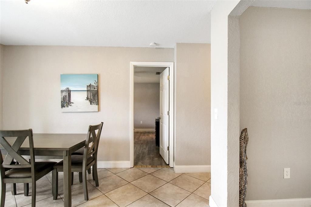 出租: $7,000 (3 贝兹, 2 浴室, 1410 平方英尺)