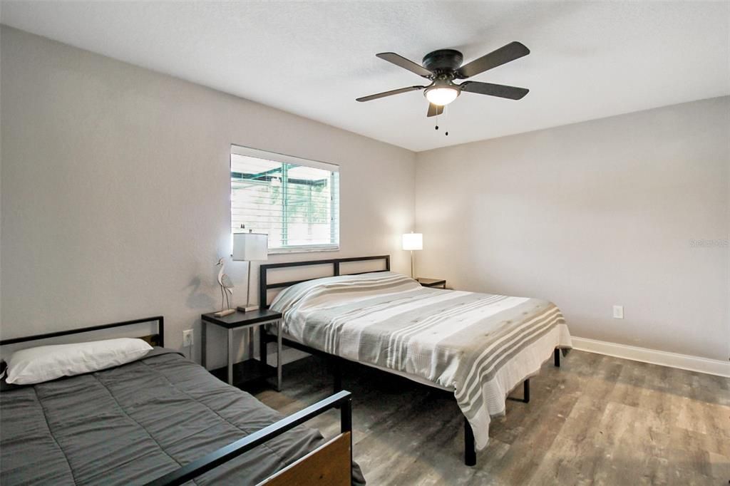 出租: $7,000 (3 贝兹, 2 浴室, 1410 平方英尺)