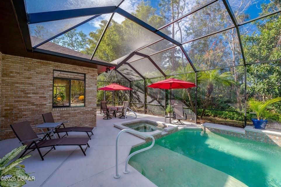 合同活跃: $620,000 (4 贝兹, 2 浴室, 3104 平方英尺)