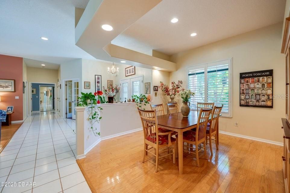 合同活跃: $620,000 (4 贝兹, 2 浴室, 3104 平方英尺)