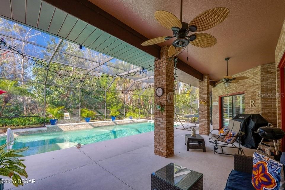 合同活跃: $620,000 (4 贝兹, 2 浴室, 3104 平方英尺)