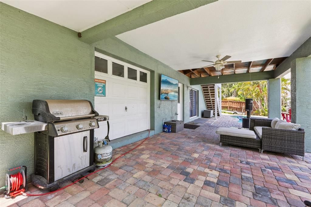 En Venta: $834,900 (4 camas, 3 baños, 2974 Pies cuadrados)