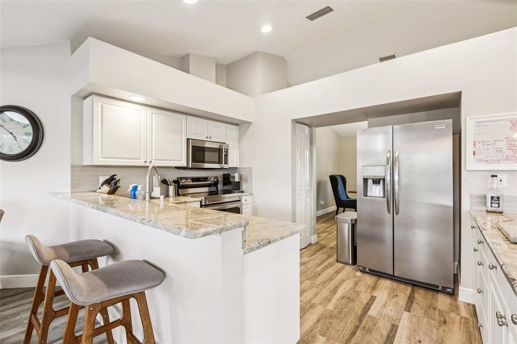 En Venta: $834,900 (4 camas, 3 baños, 2974 Pies cuadrados)