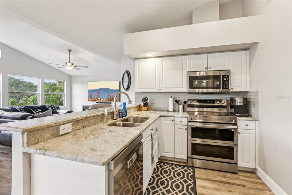 En Venta: $834,900 (4 camas, 3 baños, 2974 Pies cuadrados)