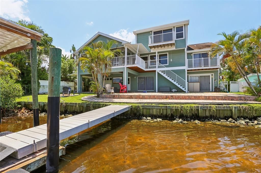 En Venta: $834,900 (4 camas, 3 baños, 2974 Pies cuadrados)