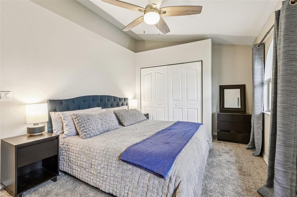 En Venta: $834,900 (4 camas, 3 baños, 2974 Pies cuadrados)