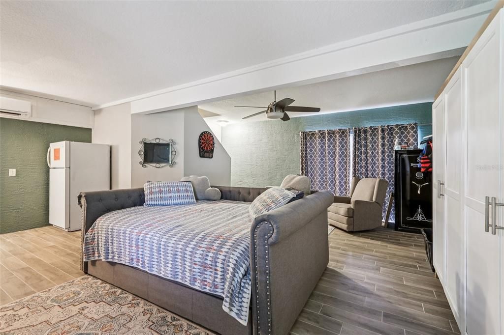 En Venta: $834,900 (4 camas, 3 baños, 2974 Pies cuadrados)