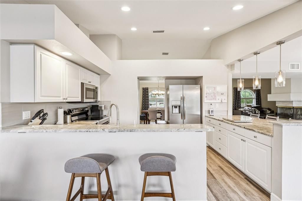 En Venta: $834,900 (4 camas, 3 baños, 2974 Pies cuadrados)