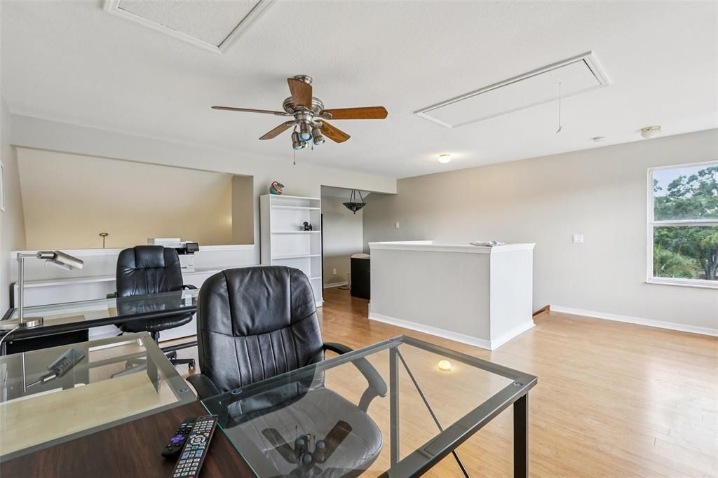 En Venta: $834,900 (4 camas, 3 baños, 2974 Pies cuadrados)