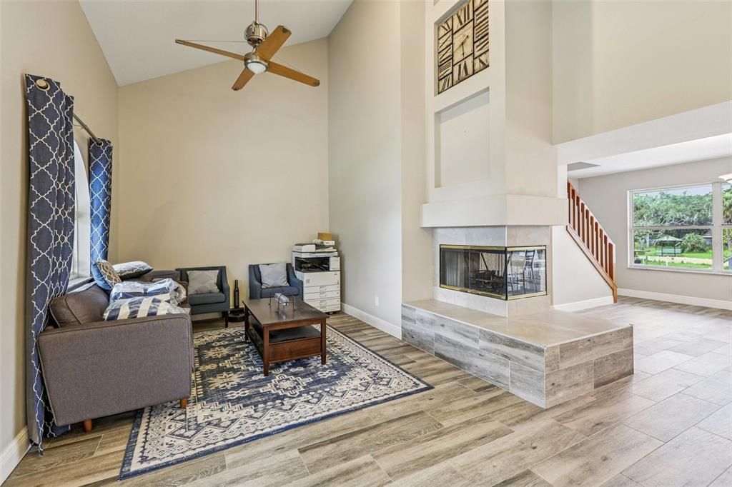 En Venta: $834,900 (4 camas, 3 baños, 2974 Pies cuadrados)