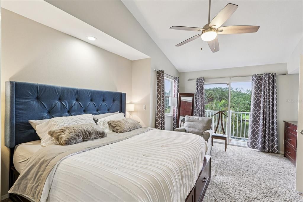 En Venta: $834,900 (4 camas, 3 baños, 2974 Pies cuadrados)