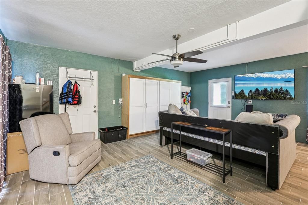 En Venta: $834,900 (4 camas, 3 baños, 2974 Pies cuadrados)