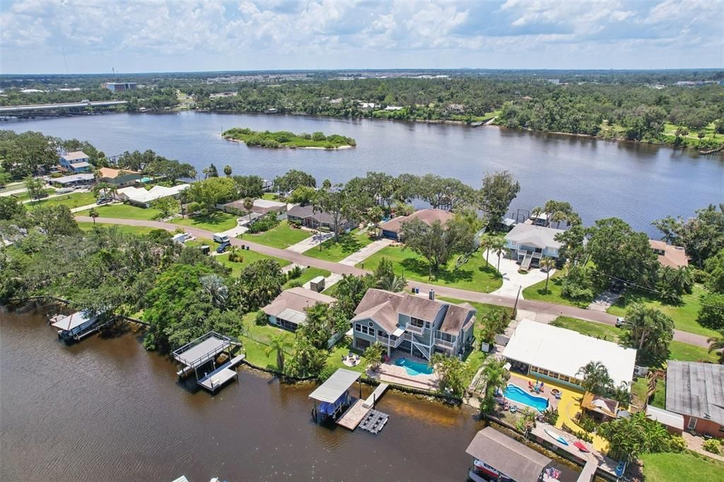 En Venta: $834,900 (4 camas, 3 baños, 2974 Pies cuadrados)