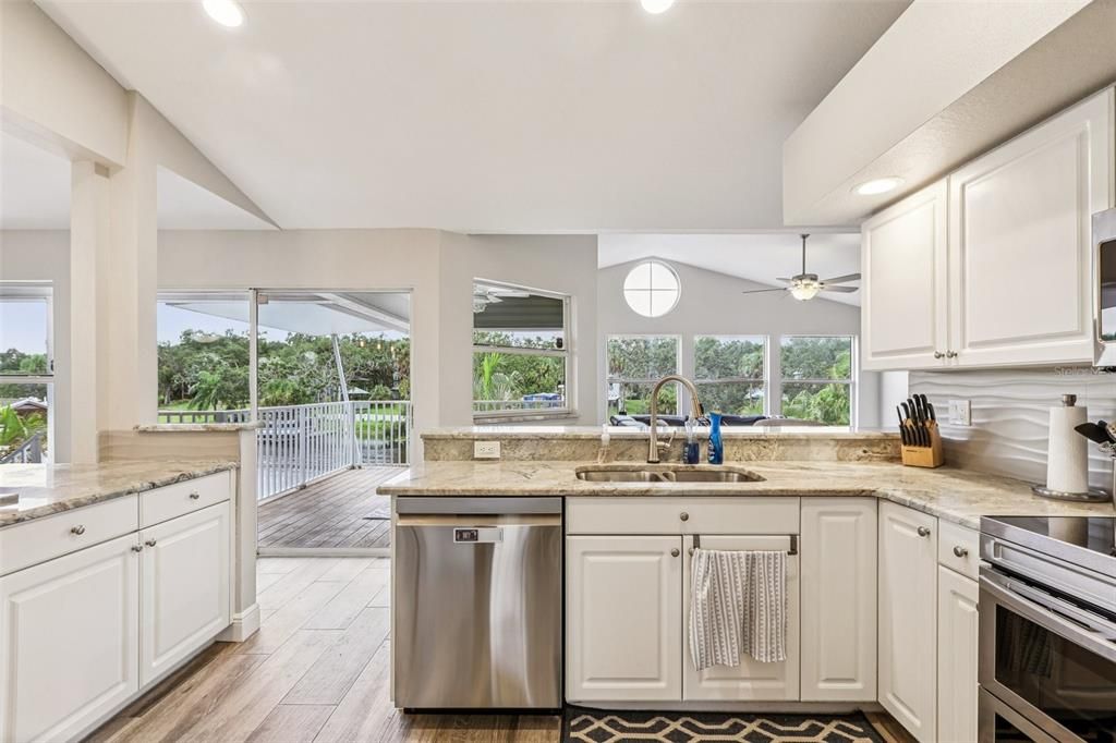 En Venta: $834,900 (4 camas, 3 baños, 2974 Pies cuadrados)