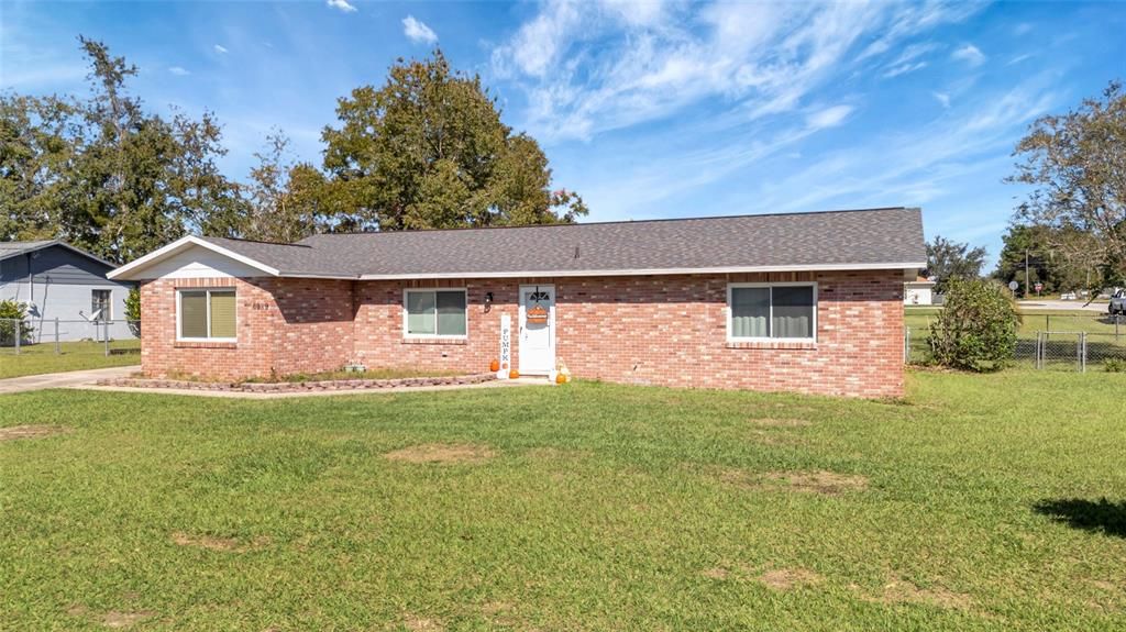 For Rent: $2,050 (4 beds, 2 baths, 2002 Square Feet)