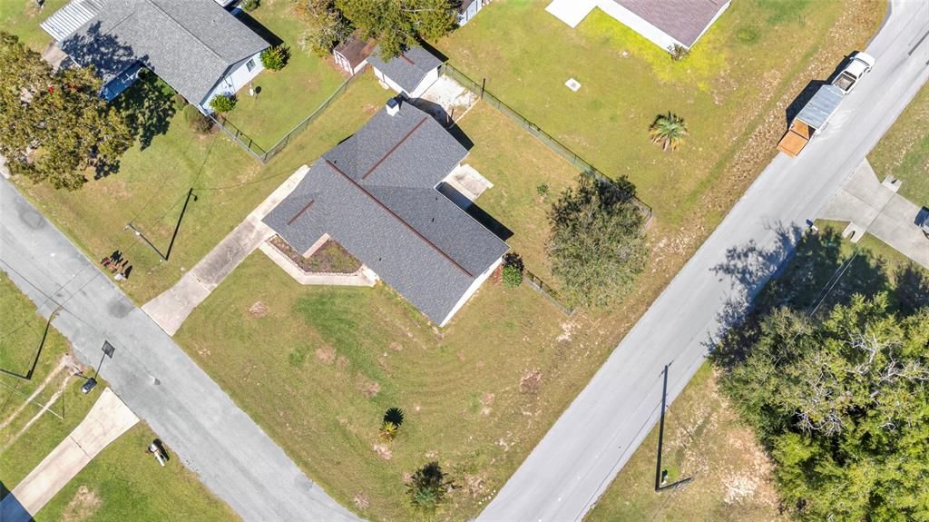 For Rent: $2,050 (4 beds, 2 baths, 2002 Square Feet)