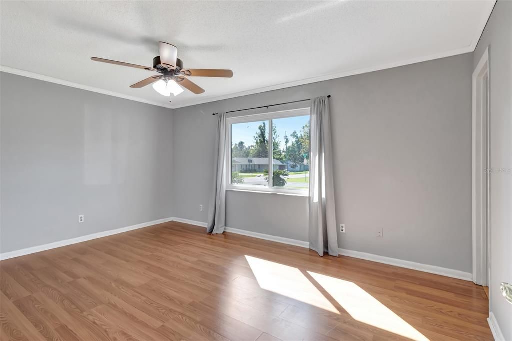 For Rent: $2,050 (4 beds, 2 baths, 2002 Square Feet)