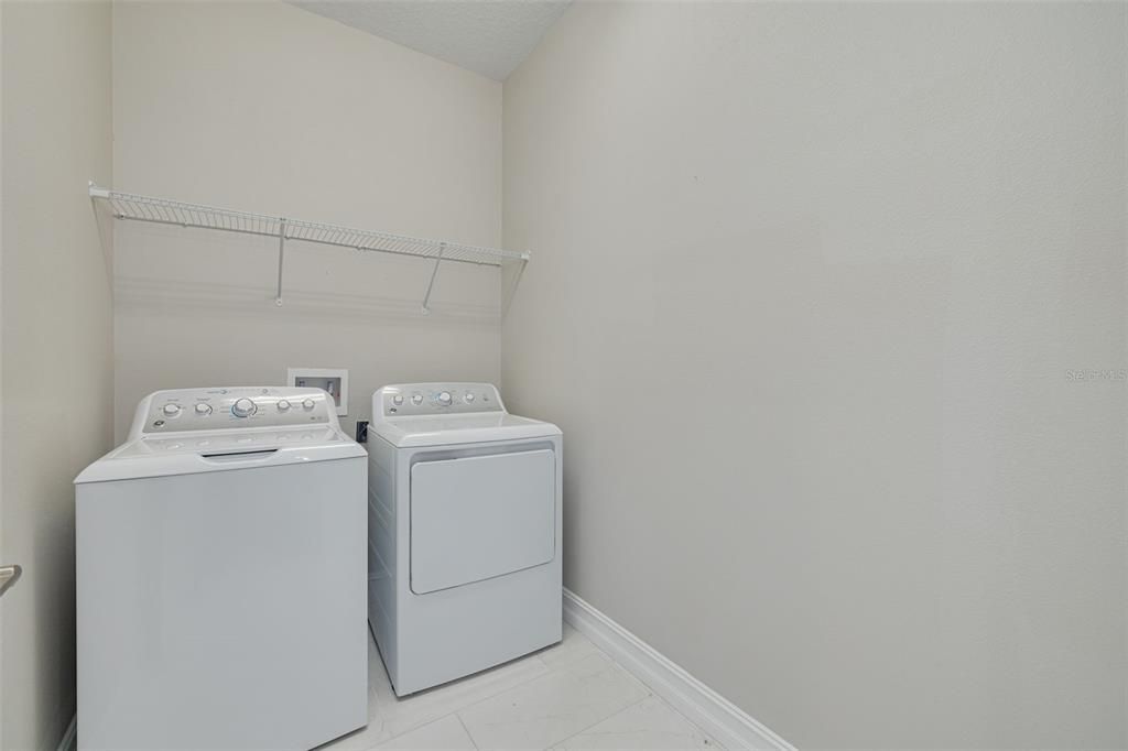 Под контрактом: $375,000 (3 спален, 2 ванн, 1827 Квадратных фут)