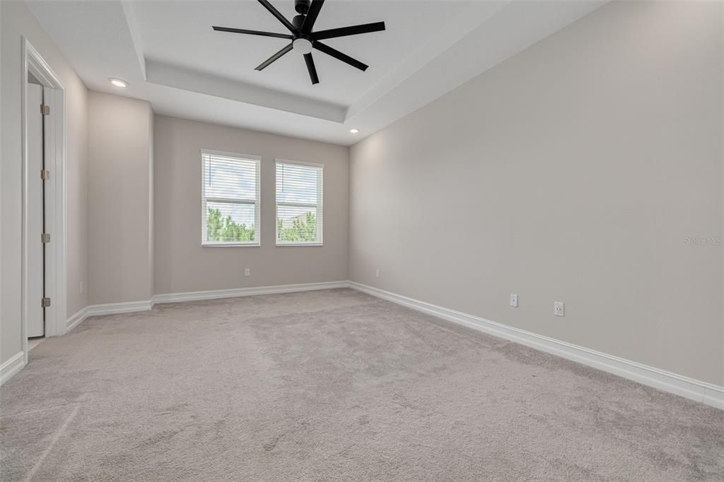 Под контрактом: $375,000 (3 спален, 2 ванн, 1827 Квадратных фут)