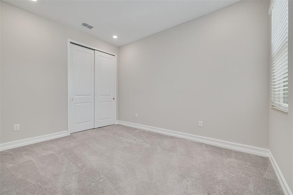 Под контрактом: $375,000 (3 спален, 2 ванн, 1827 Квадратных фут)