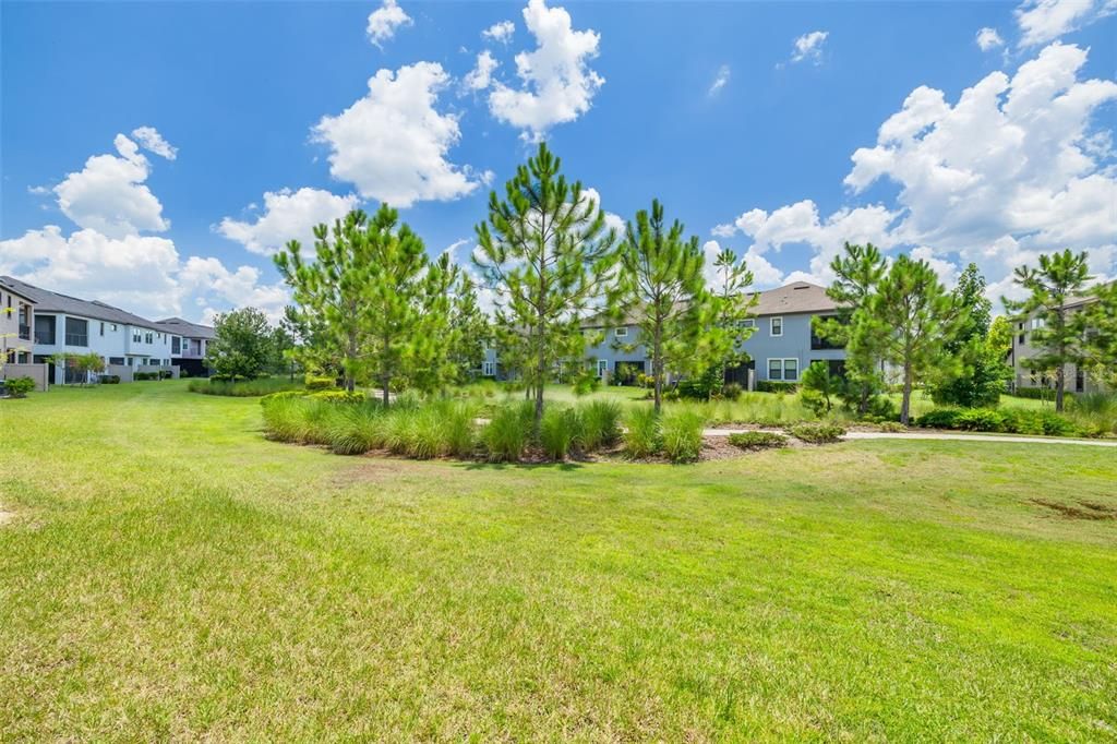 Под контрактом: $375,000 (3 спален, 2 ванн, 1827 Квадратных фут)