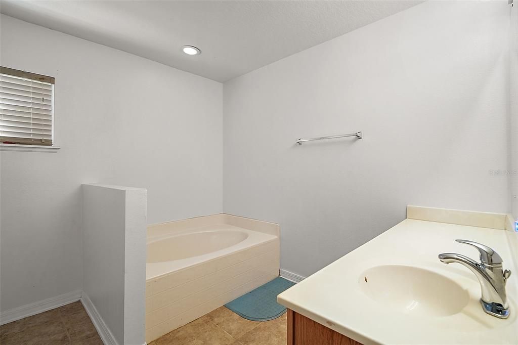 На продажу: $445,000 (4 спален, 2 ванн, 2238 Квадратных фут)