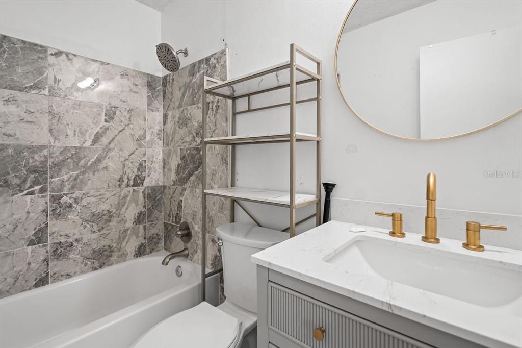 待售: $195,000 (3 贝兹, 1 浴室, 1209 平方英尺)