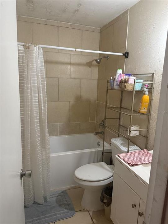 待售: $410,000 (5 贝兹, 0 浴室, 1746 平方英尺)