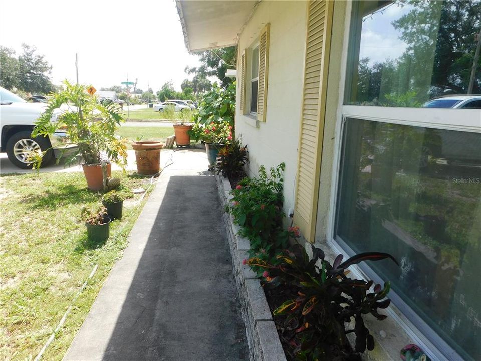 待售: $410,000 (5 贝兹, 0 浴室, 1746 平方英尺)