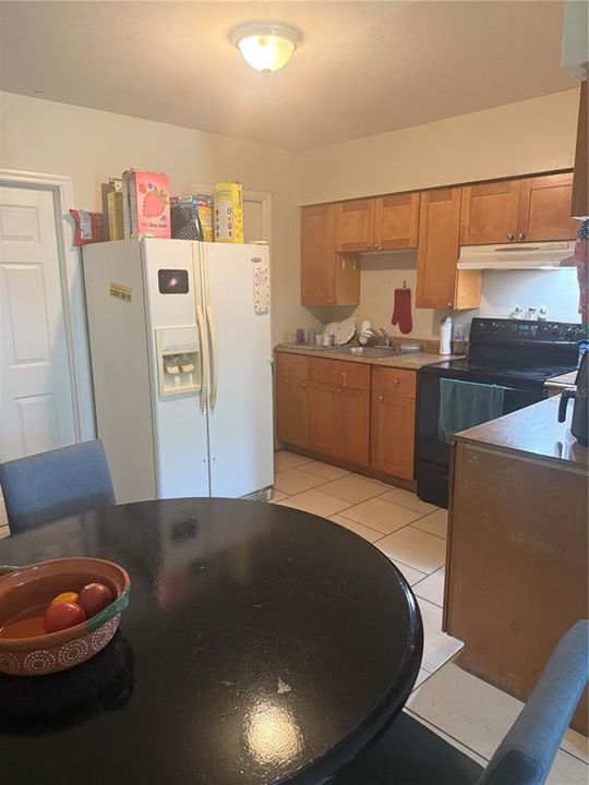 待售: $410,000 (5 贝兹, 0 浴室, 1746 平方英尺)