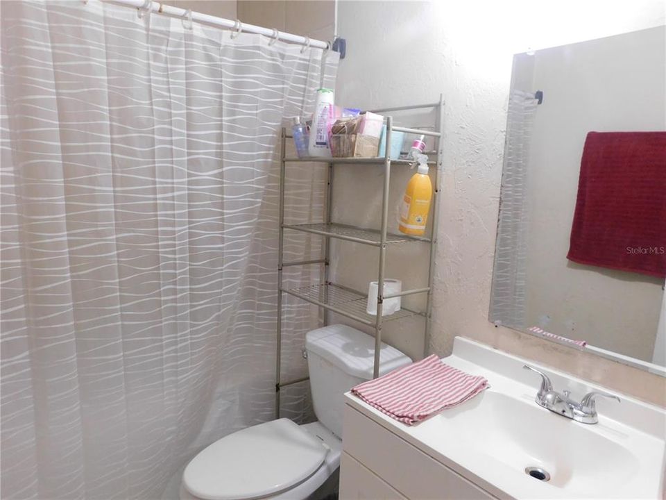 待售: $410,000 (5 贝兹, 0 浴室, 1746 平方英尺)