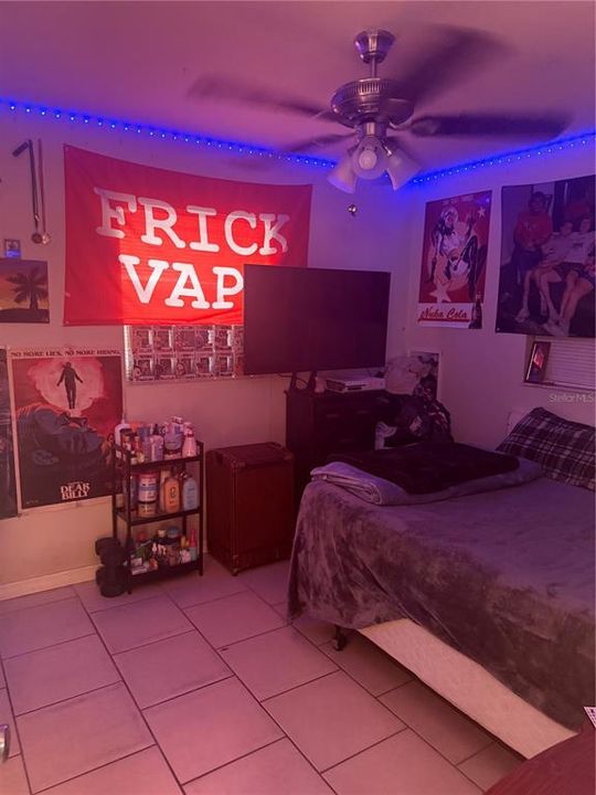 待售: $410,000 (5 贝兹, 0 浴室, 1746 平方英尺)