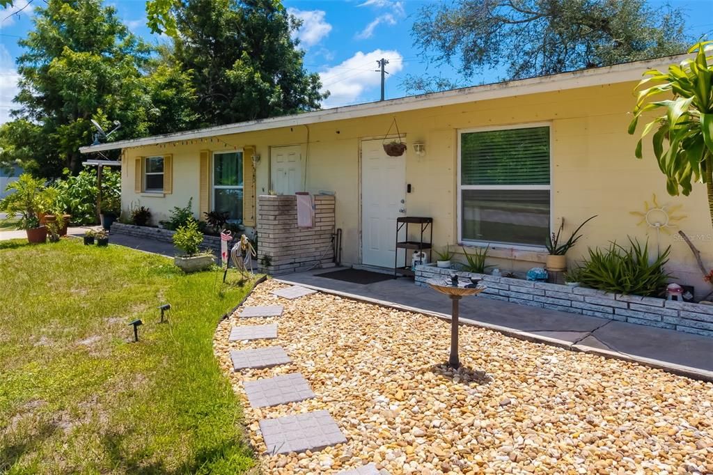 待售: $410,000 (5 贝兹, 0 浴室, 1746 平方英尺)