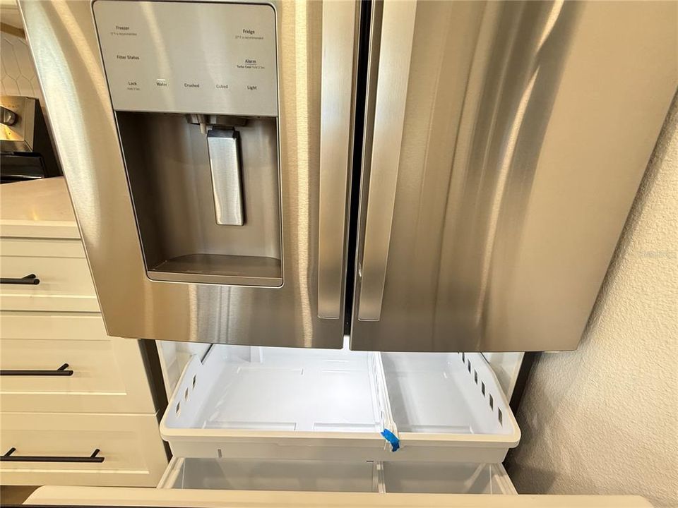 Под контрактом: $229,900 (3 спален, 1 ванн, 910 Квадратных фут)