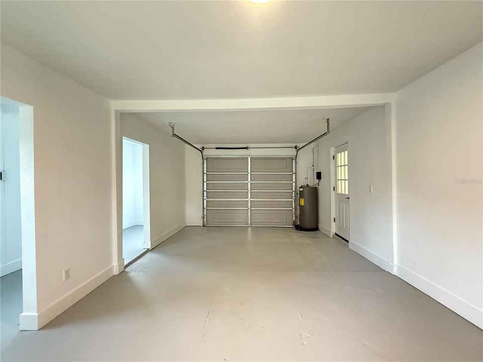 Под контрактом: $229,900 (3 спален, 1 ванн, 910 Квадратных фут)