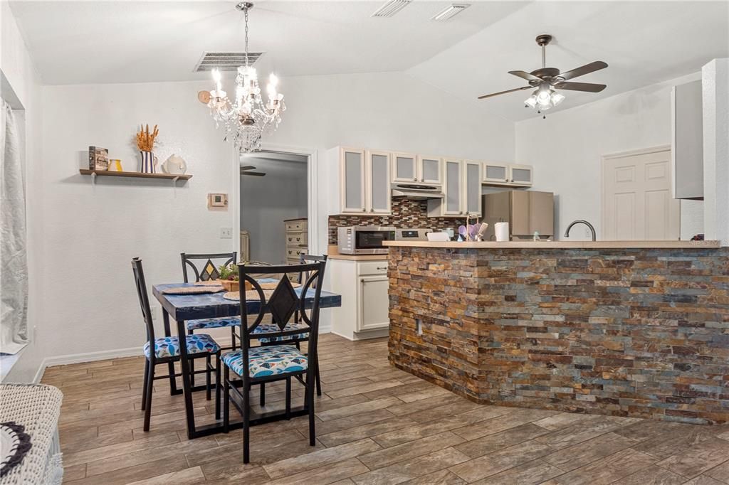 For Sale: $335,000 (3 beds, 2 baths, 1362 Square Feet)