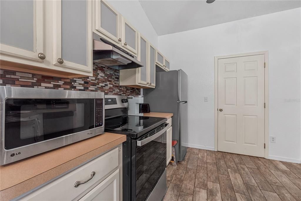 For Sale: $335,000 (3 beds, 2 baths, 1362 Square Feet)