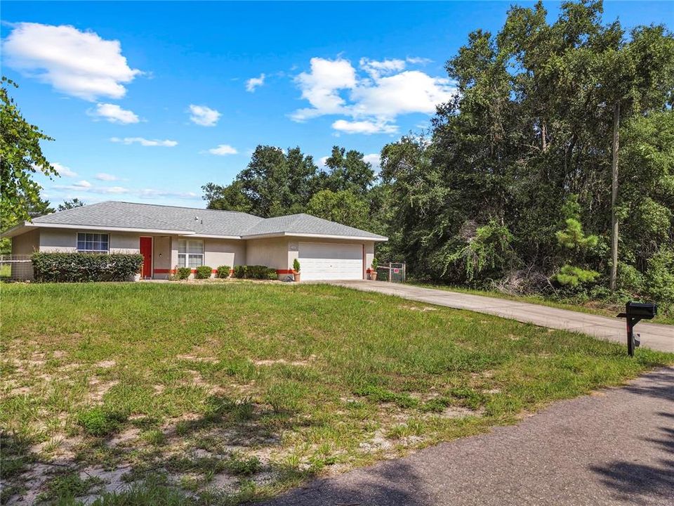 For Sale: $335,000 (3 beds, 2 baths, 1362 Square Feet)