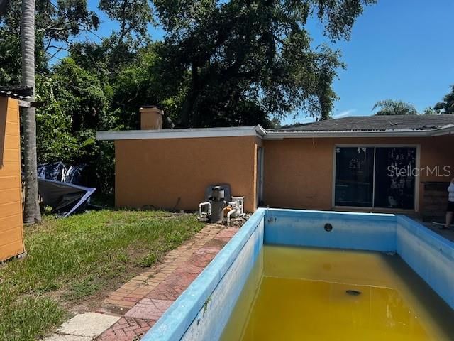 Под контрактом: $243,000 (3 спален, 2 ванн, 1494 Квадратных фут)