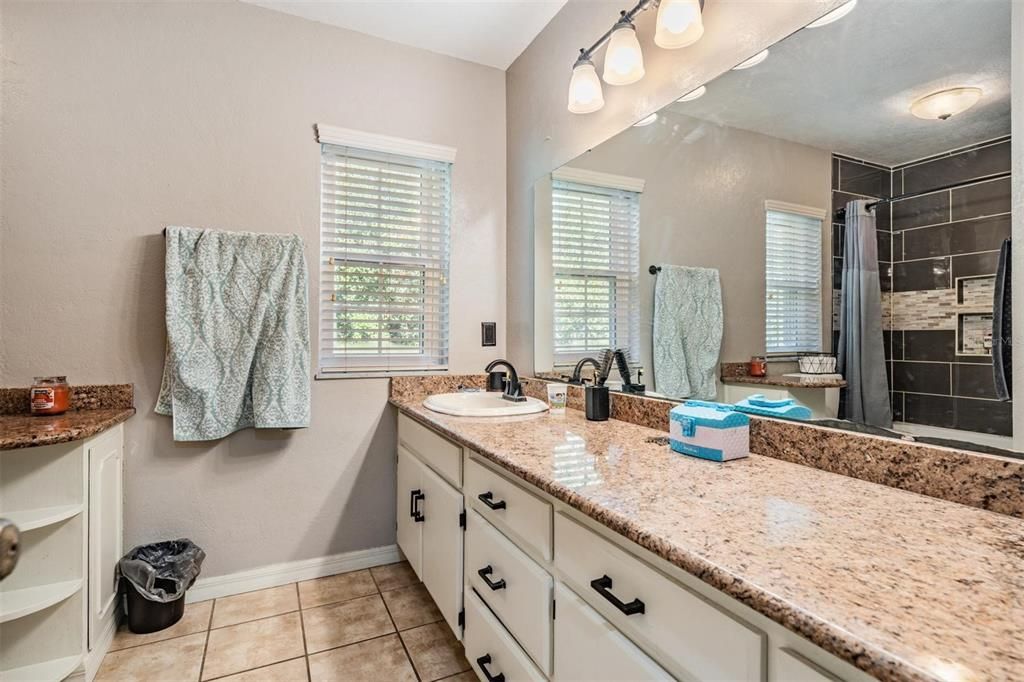 待售: $769,500 (6 贝兹, 4 浴室, 3190 平方英尺)